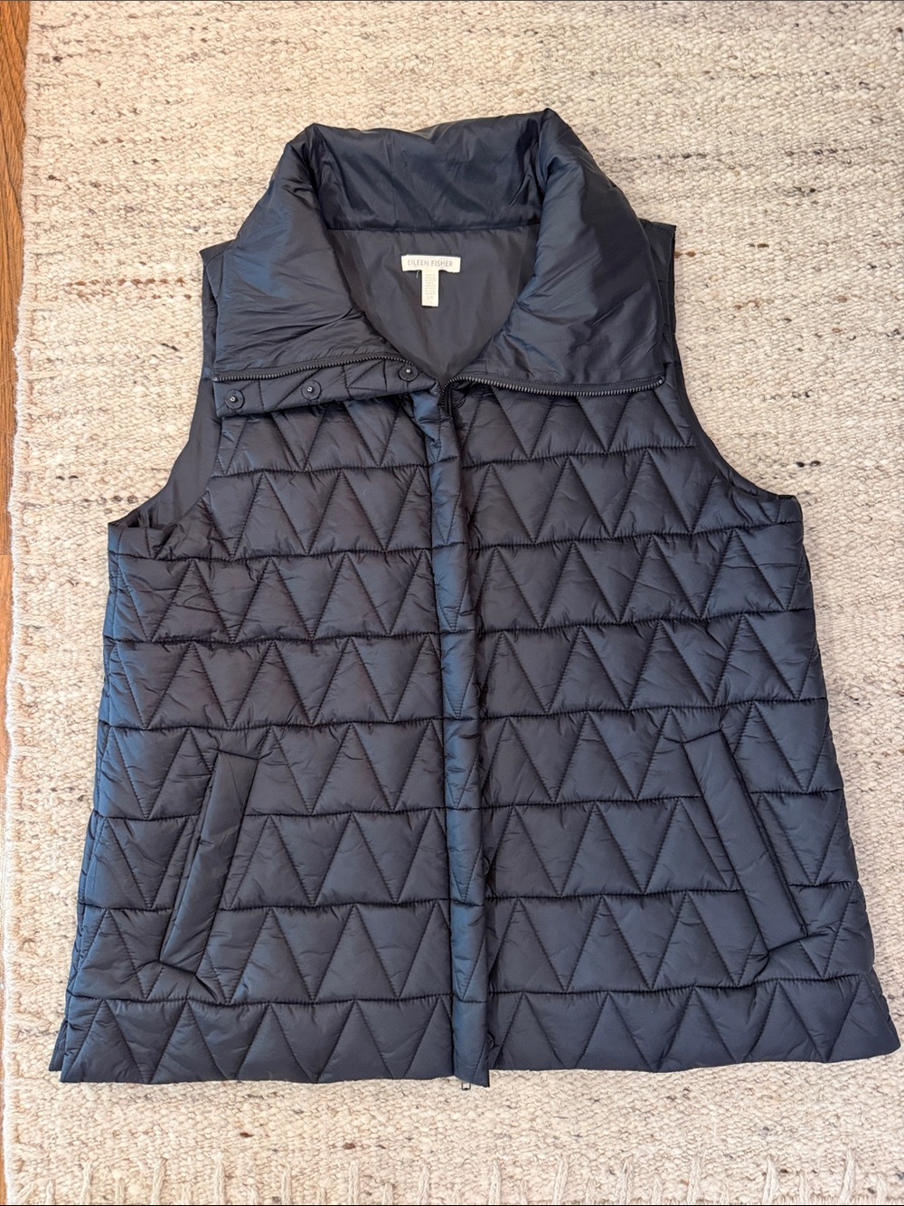 Eileen Fisher Black Quilted Sleeveless Puffer Vest- Large